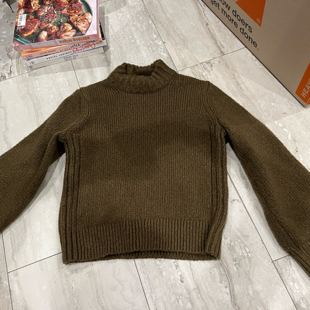 banana republic sweater - olive